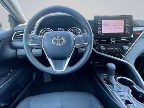 Used 2021 Toyota Camry LE FWD image 5