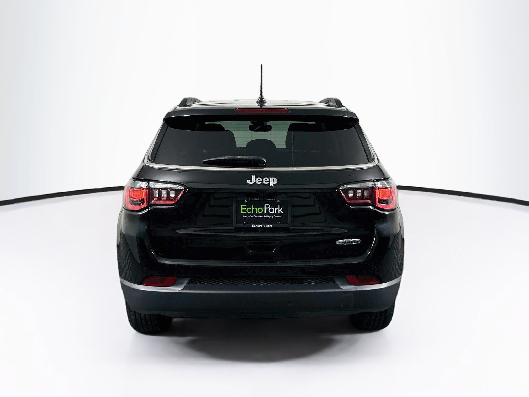 Used 2022 Jeep Compass Latitude FWD image 7