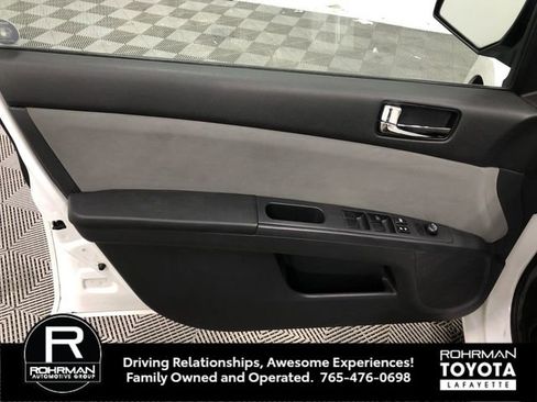 Used 2010 Nissan Sentra 2.0 S FWD image 12