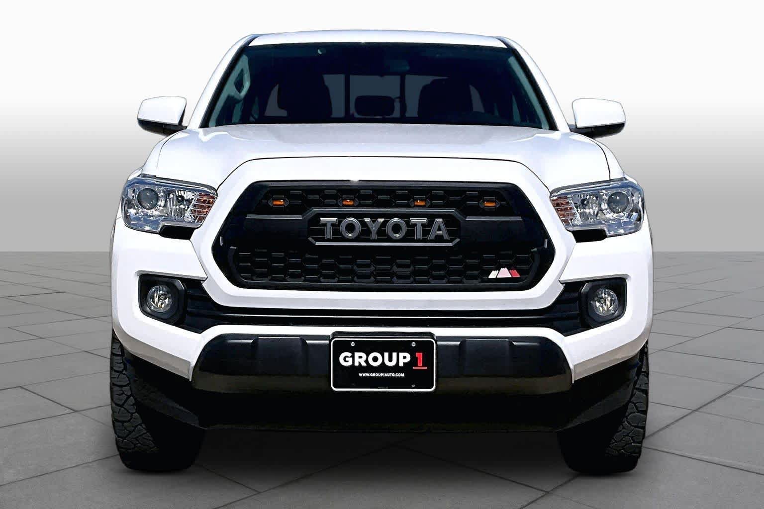 Used 2020 Toyota Tacoma SR5 RWD image 4