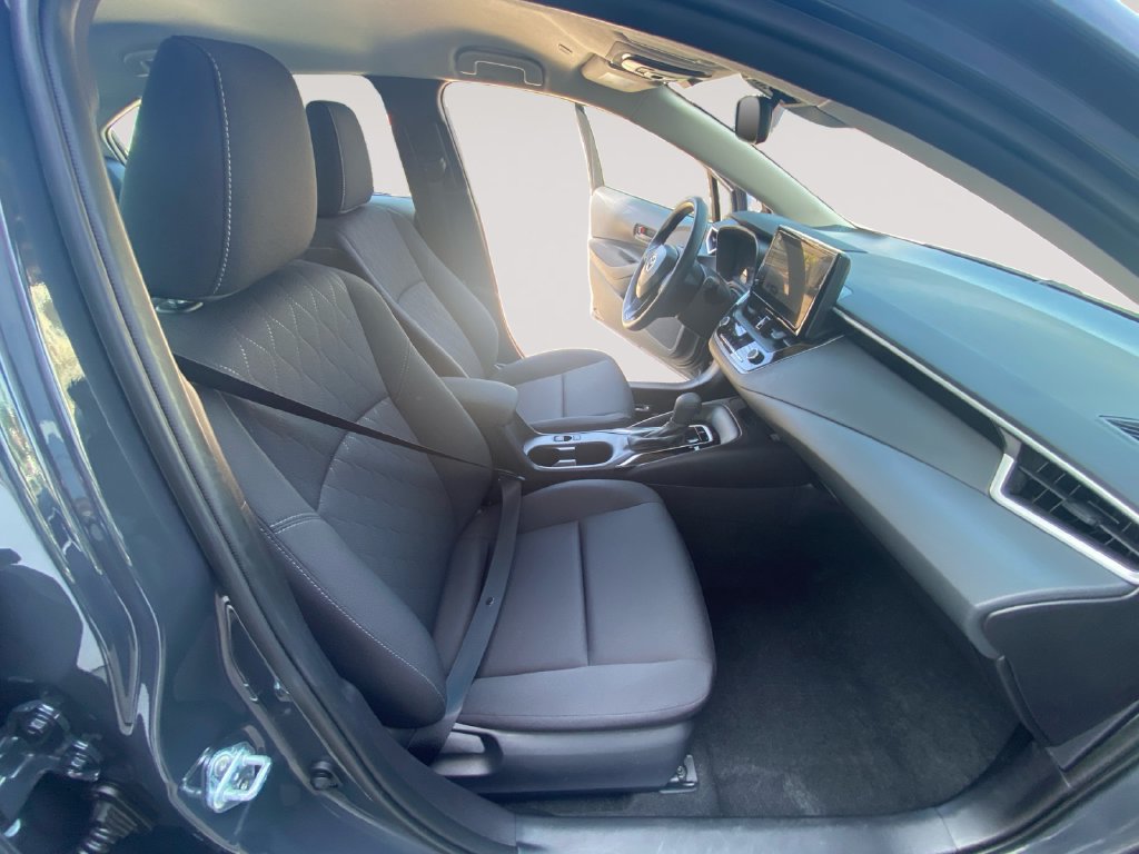 Used 2025 Toyota Corolla LE w/ LE Premium Package FWD image 15