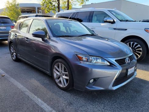 Used 2017 Lexus CT 200h image 9