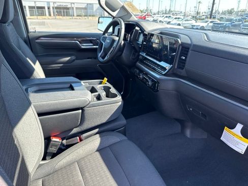 Used 2025 Chevrolet Silverado 1500 LT RWD image 33