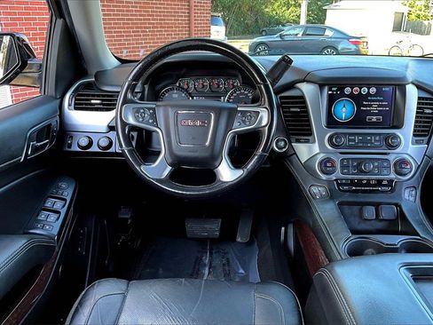 Used 2018 GMC Yukon XL SLT w/ Premium Edition image 19