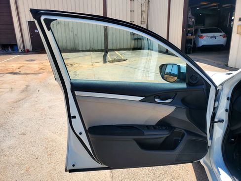 Used 2016 Honda Civic EX image 21