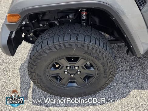Used 2023 Jeep Gladiator Mojave w/ Cold Weather Group AWD/4WD image 16