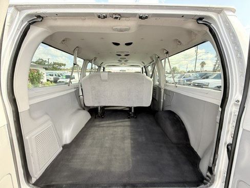 Used 2008 Ford E-150 and Econoline 150 Wagon RWD image 13