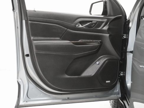 Used 2023 GMC Acadia AT4 image 15