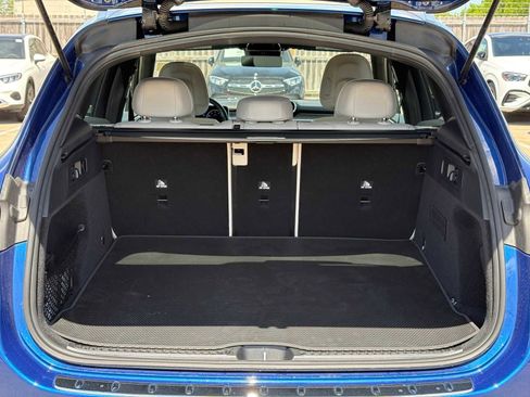Used 2025 Mercedes-Benz GLC 300 image 10