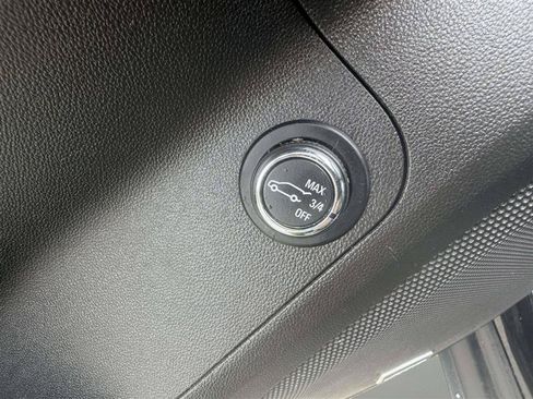 Used 2017 GMC Acadia SLT w/ LPO, Floor Liner Package AWD/4WD image 30