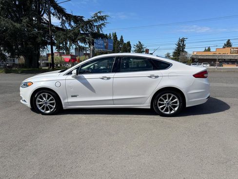 Used 2017 Ford Fusion Energi SE image 3