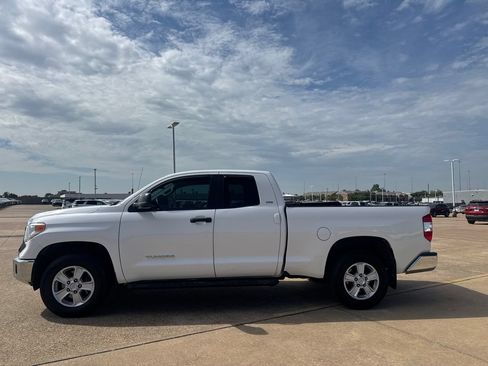 Used 2017 Toyota Tundra SR5 w/ SR5 Upgrade Package RWD image 12