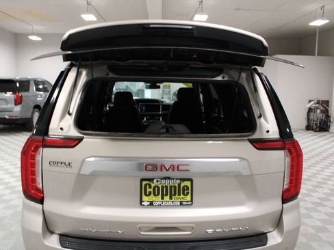 Used 2022 GMC Yukon XL Denali image 11