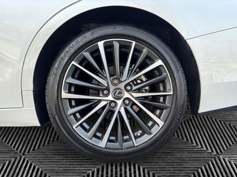 Used 2024 Lexus ES 350 w/ Premium Package image 30
