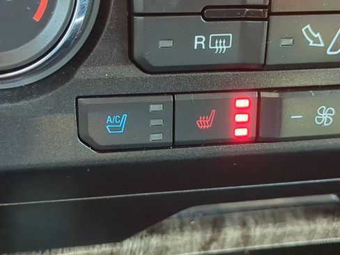 Certified 2019 Ford F250 Lariat w/ Lariat Value Package image 21