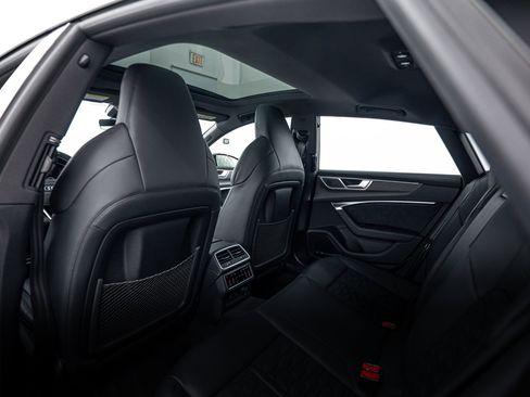 Used 2024 Audi RS 7 Performance w/ Black Optic Package image 19