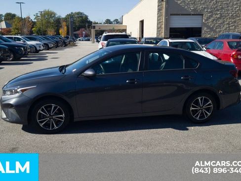 Used 2023 Kia Forte LXS image 11