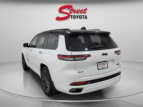 Used 2025 Jeep Grand Cherokee L Summit w/ Advanced Protech Group IV AWD/4WD image 2