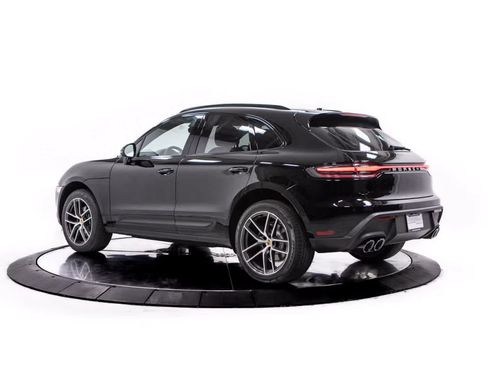 Certified 2026 Porsche Macan AWD/4WD image 3