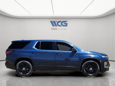 Used 2022 Chevrolet Traverse LS AWD/4WD image 3