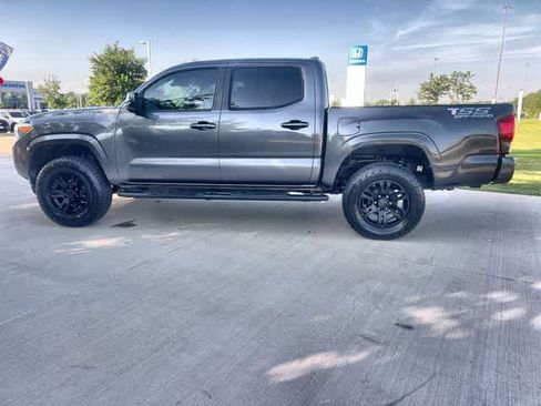 Used 2018 Toyota Tacoma SR w/ SR Convenience Package RWD image 4