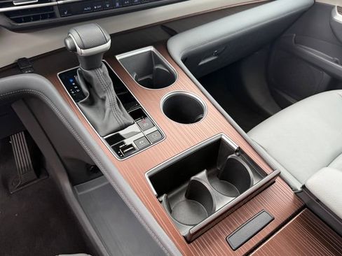 Used 2024 Toyota Sienna XLE image 25