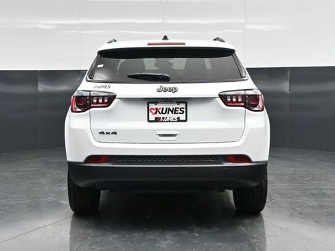 New 2026 Jeep Compass Altitude image 8
