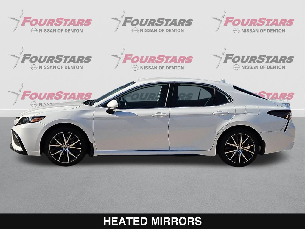 Used 2024 Toyota Camry SE FWD image 3