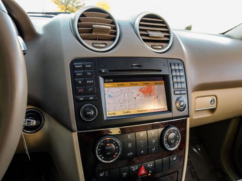 Used 2011 Mercedes-Benz ML 350 BlueTEC 4MATIC image 28