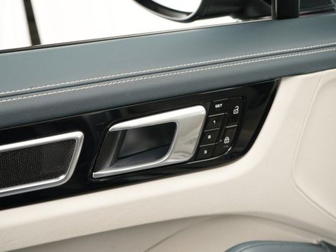 Used 2019 Porsche Cayenne Turbo AWD/4WD image 38