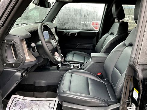 Used 2025 Ford Bronco Outer Banks image 8