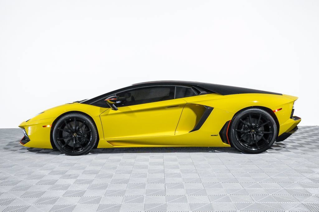 Used 2016 Lamborghini Aventador LP 700-4 AWD/4WD image 16