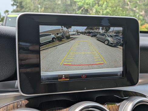 Used 2018 Mercedes-Benz GLC 300 image 32