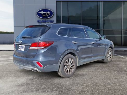 Used 2018 Hyundai Santa Fe SE image 6