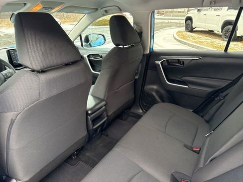 Used 2019 Toyota RAV4 LE image 11