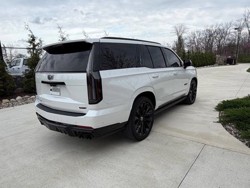 Used 2025 Cadillac Escalade V image 4