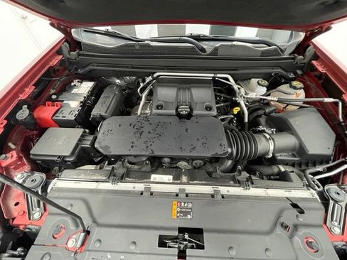 Used 2024 Chevrolet Colorado LT w/ LT Convenience Package III AWD/4WD image 17