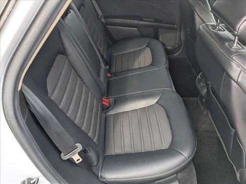 Used 2017 Ford Fusion SE image 22