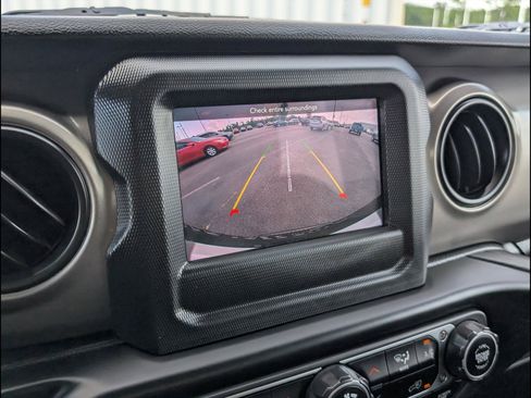 Used 2021 Jeep Wrangler Sport AWD/4WD image 14