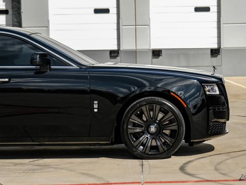 Used 2022 Rolls-Royce Ghost image 18