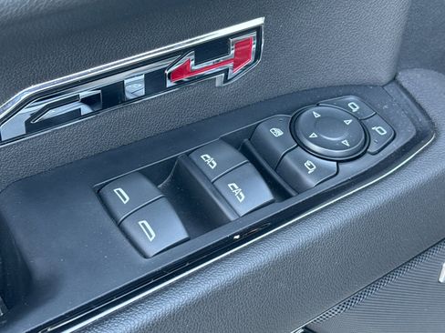 Used 2022 GMC Sierra 1500 AT4 w/ AT4 Premium Package image 12