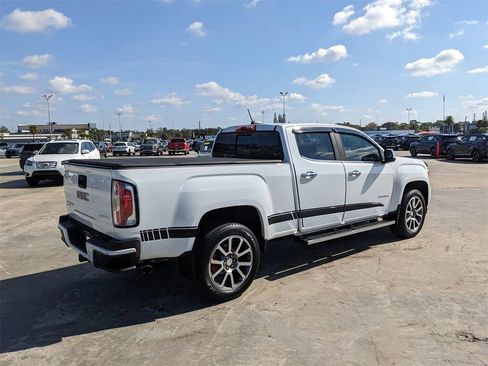 Used 2018 GMC Canyon Denali image 9