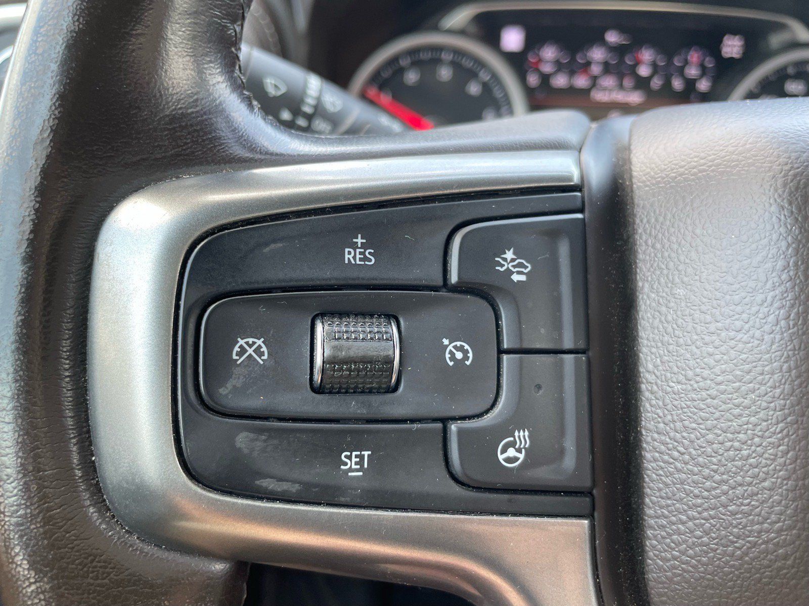 Used 2021 Chevrolet Silverado 1500 LTZ w/ LTZ Premium Package AWD/4WD image 14