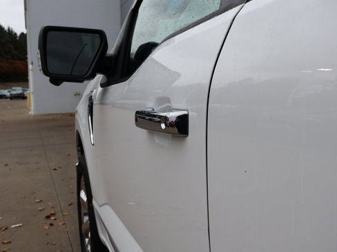 Used 2022 Ford F150 XLT w/ Equipment Group 302A High image 11