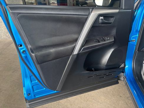 Used 2018 Toyota RAV4 LE w/ All Weather Liner Package image 21