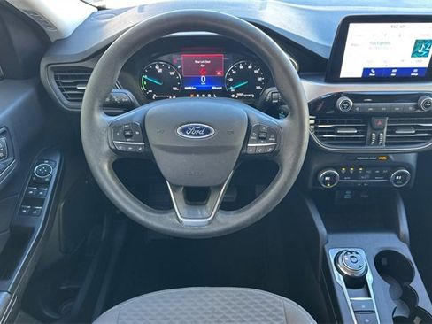 Used 2021 Ford Escape SE image 17