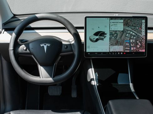 Used 2020 Tesla Model Y Long Range AWD/4WD image 15