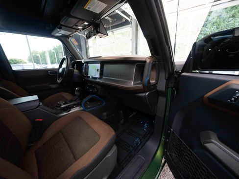 Used 2023 Ford Bronco Outer Banks AWD/4WD image 24