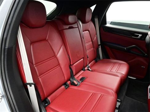 Used 2022 Porsche Cayenne E-Hybrid image 14