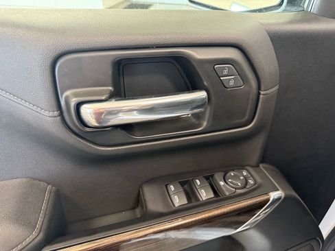 Used 2022 Chevrolet Silverado 1500 RST image 19